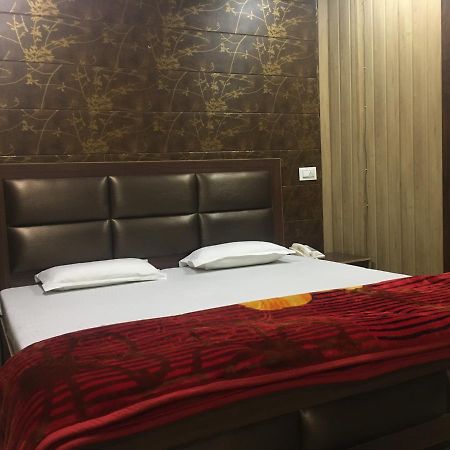 Oyo 12976 Hotel New Fiza Jammu Bagian luar foto