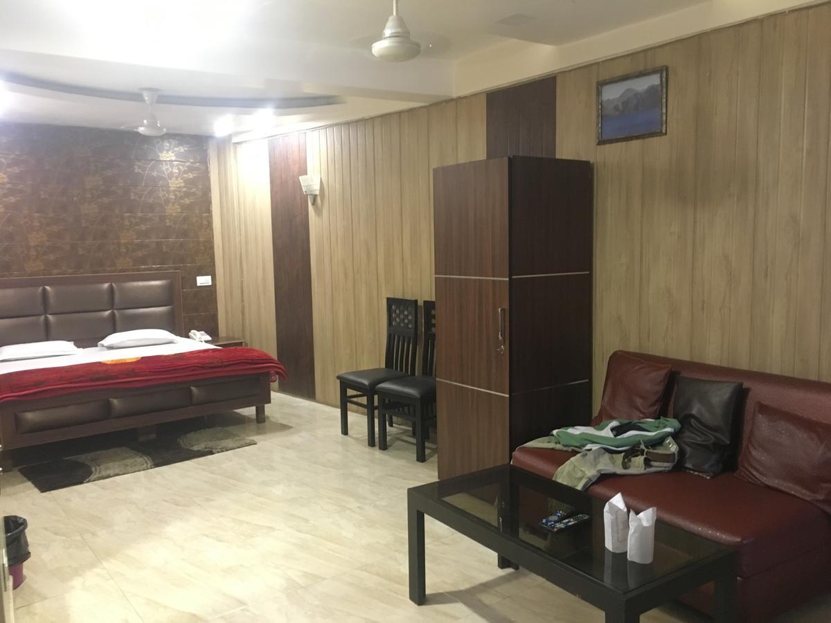 Oyo 12976 Hotel New Fiza Jammu Bagian luar foto