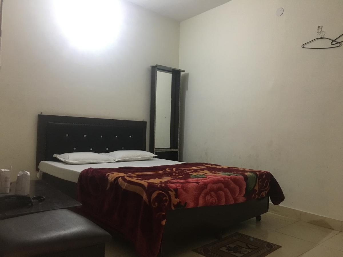 Oyo 12976 Hotel New Fiza Jammu Bagian luar foto