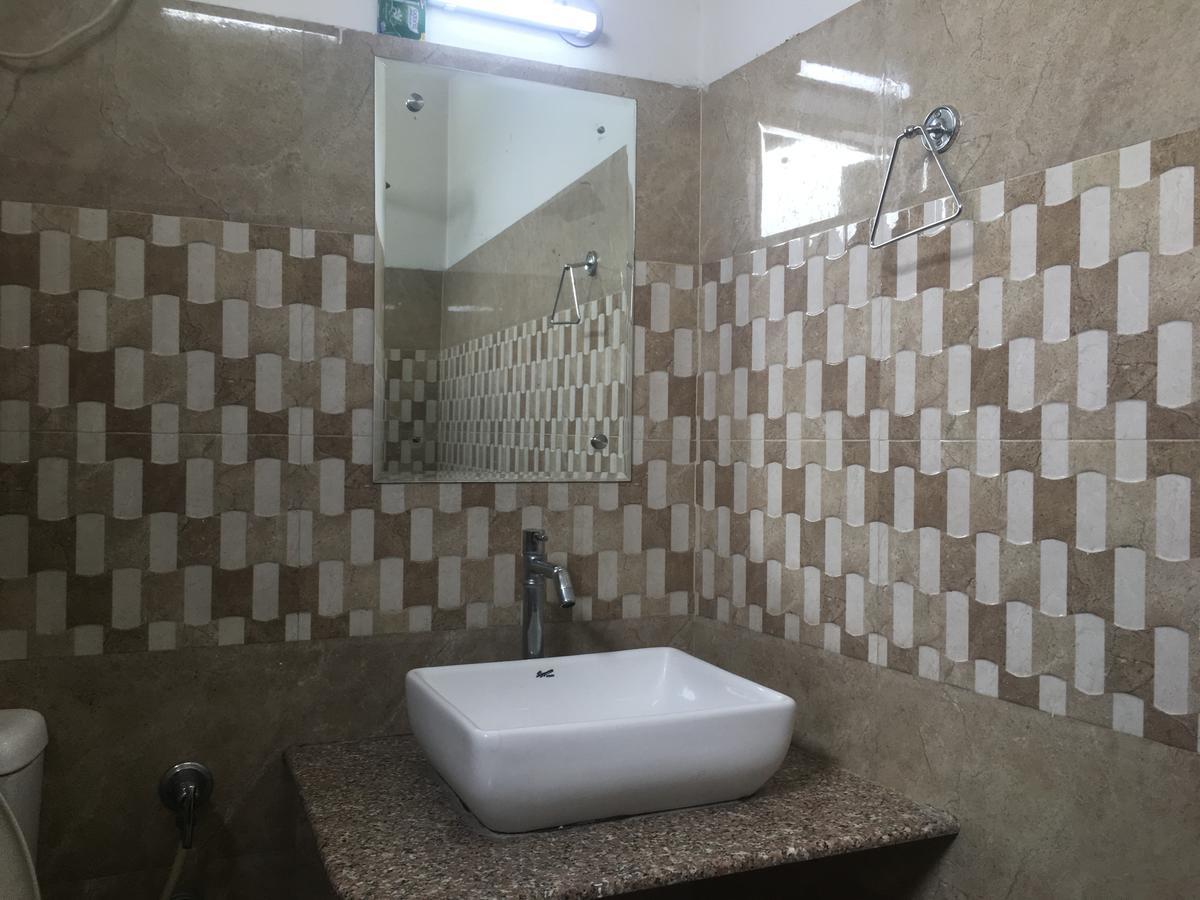 Oyo 12976 Hotel New Fiza Jammu Bagian luar foto