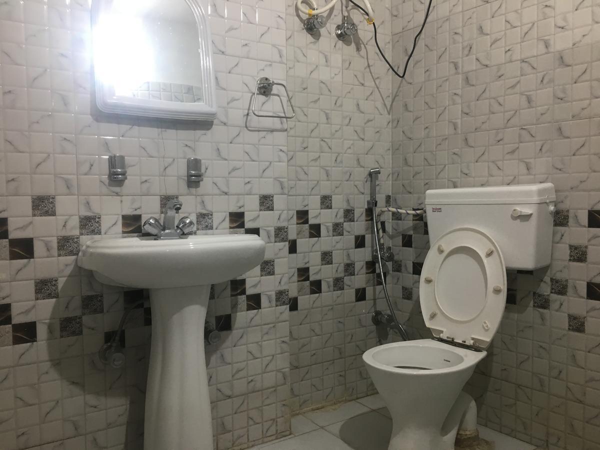 Oyo 12976 Hotel New Fiza Jammu Bagian luar foto